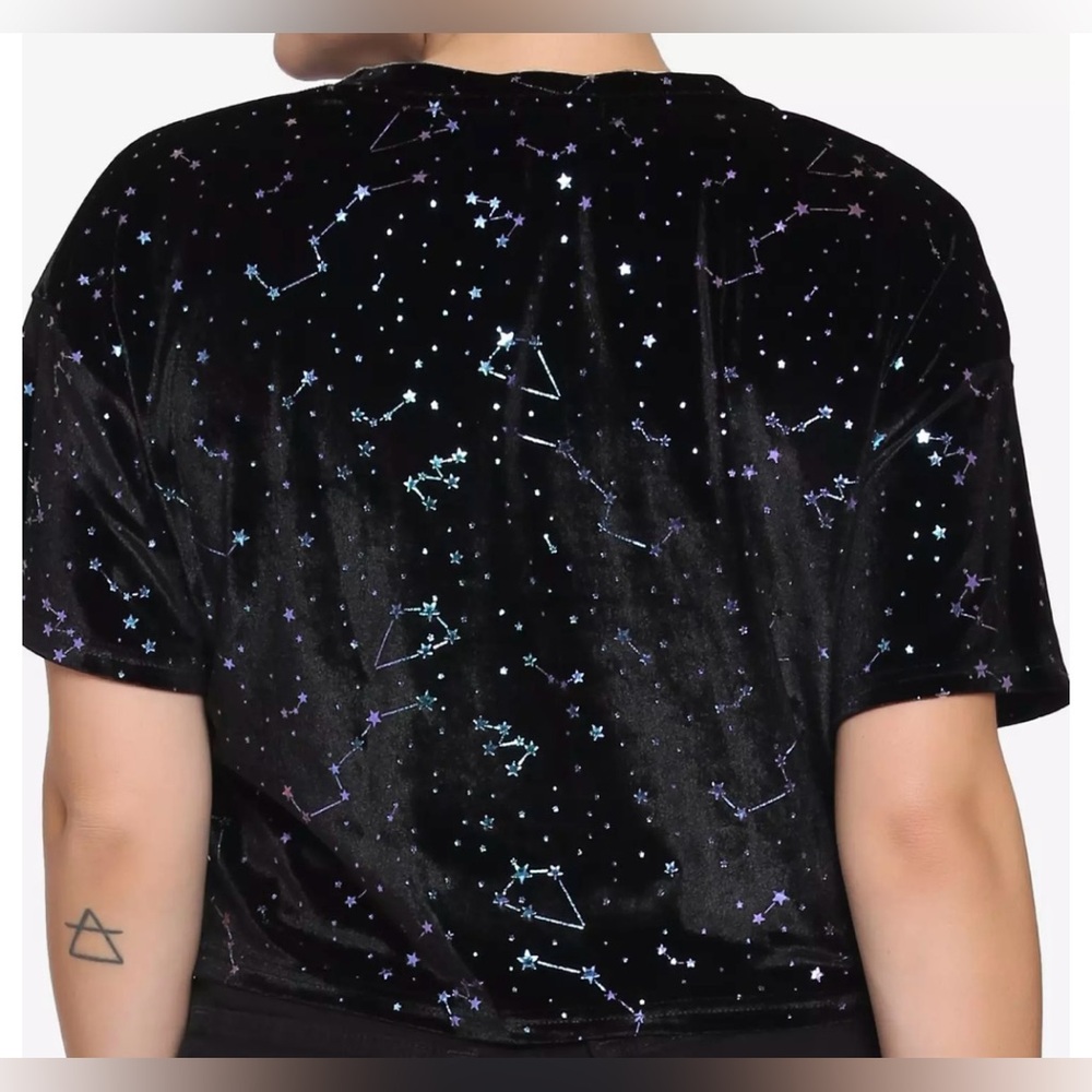 Hot Topic Black Velvet Constellation Boxy Girls Crop Top Size Small - Picture 2 of 7